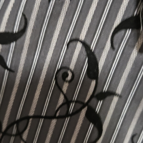 NWT MENS Cultura International button down with velvet like floral design - Picture 9 of 15